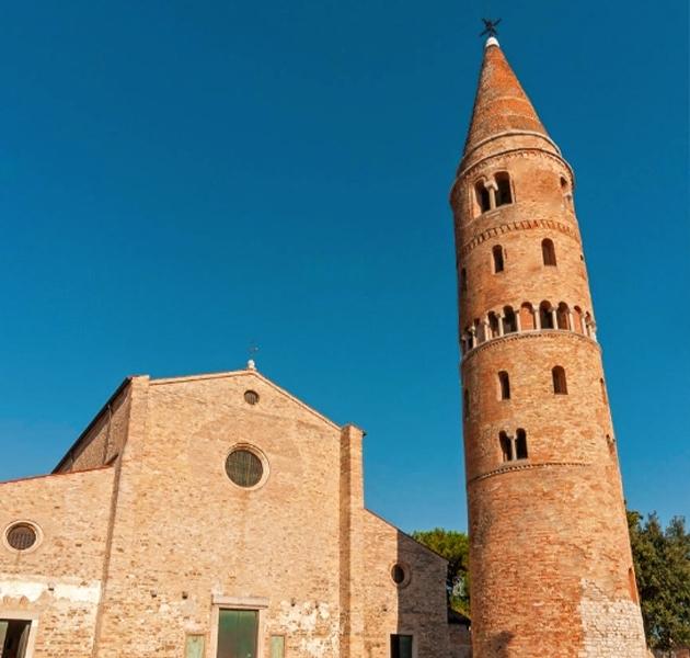 sifra-rent-caorle-percorsi-verso-il-campanile-romanico-1.jpg
